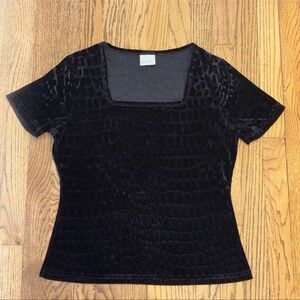 French Laundry Women’s Medium Black Velvet Feel Short‎ Sleeve Shirt Top Blouse